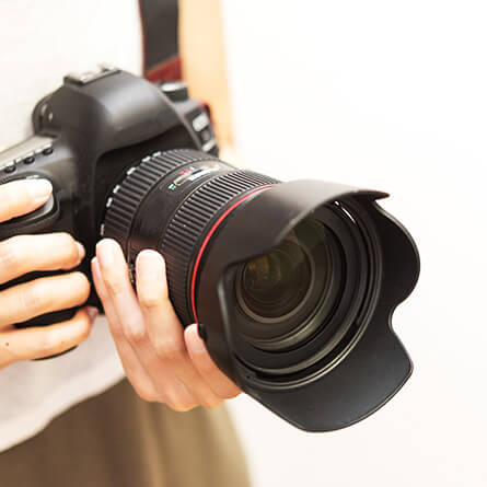 プロカメラマンによる記念撮影を実施